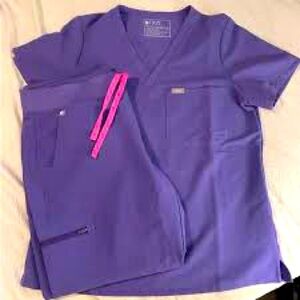 Figs Amethyst scrubs. XXL one pocket Catarina top and Large Zamora joggers.